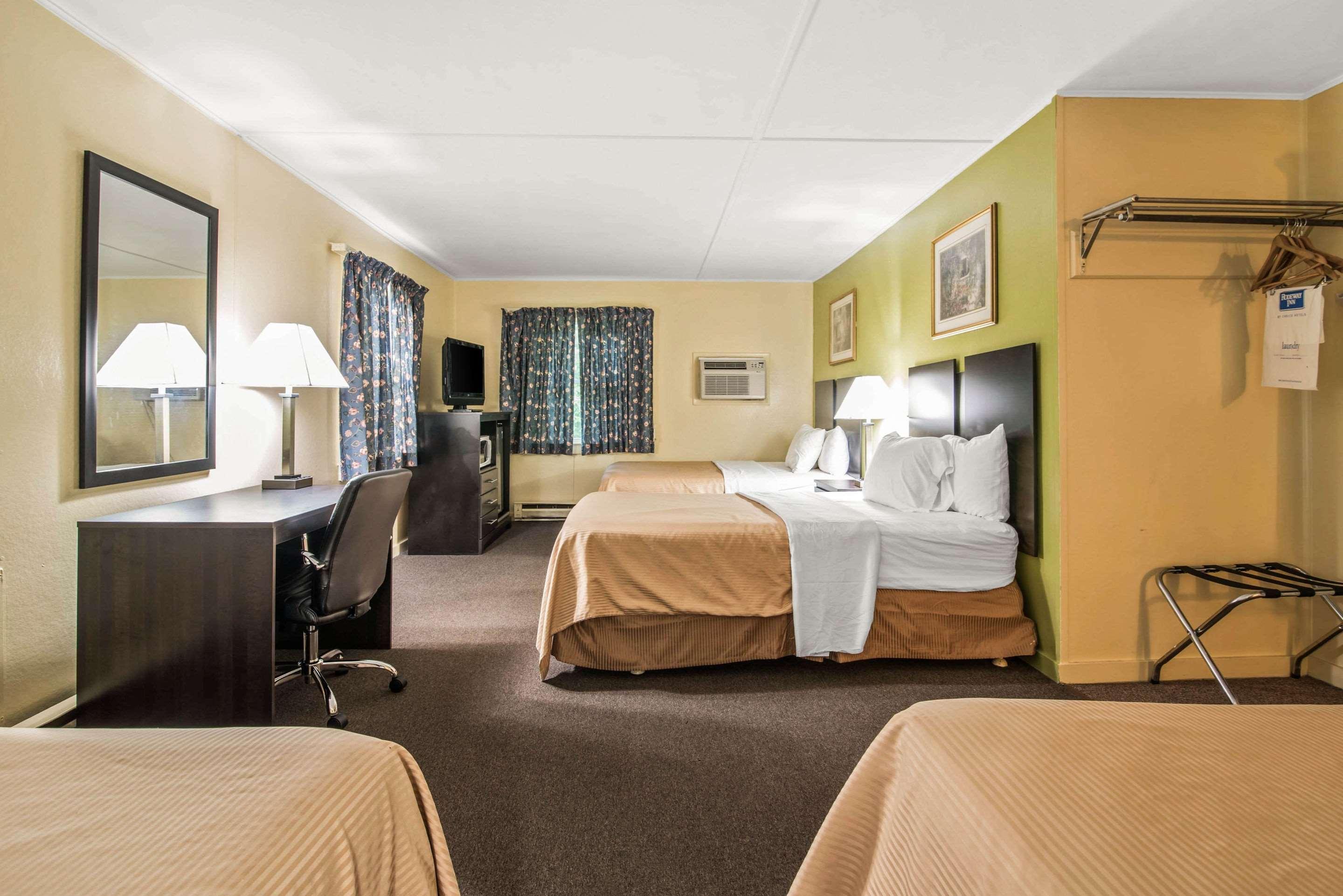 Rodeway Inn Rutland Exterior photo