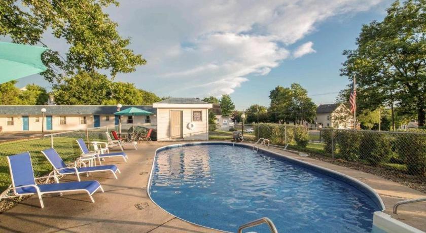 Rodeway Inn Rutland Exterior photo