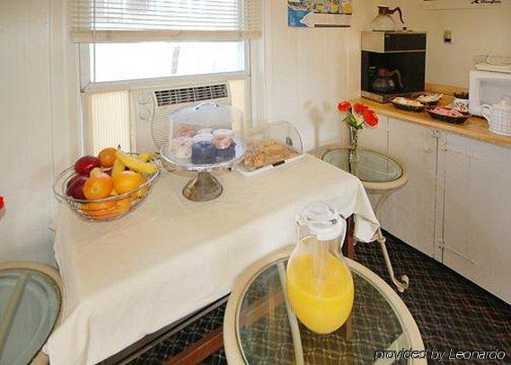Rodeway Inn Rutland Room photo